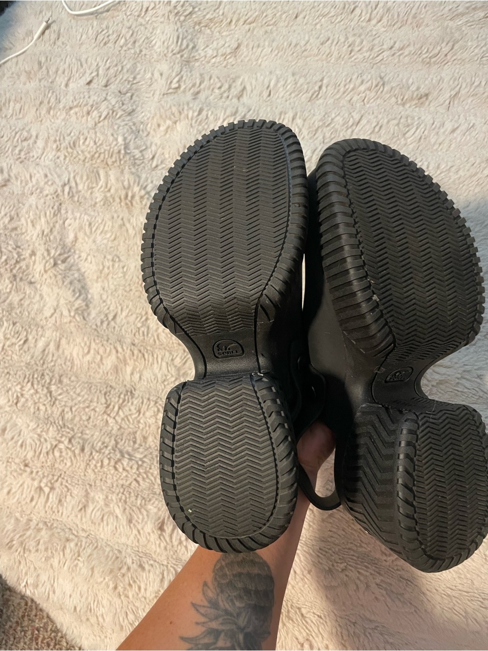 Sorel Black Platform Mule Clogs with Back Strap - Picture 5 of 8
